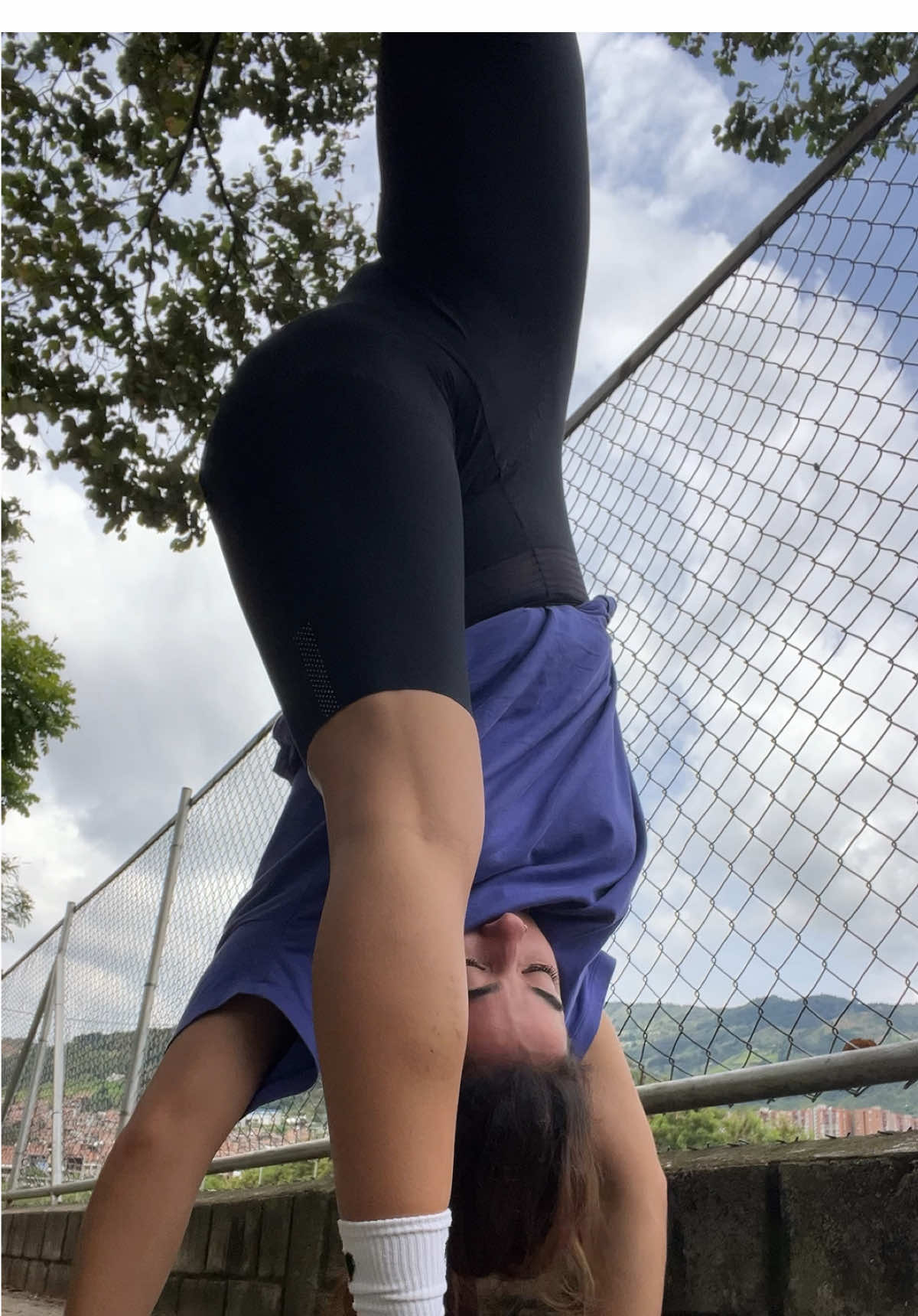Splits! #splits #yogagirl #yogapose #yogicath 