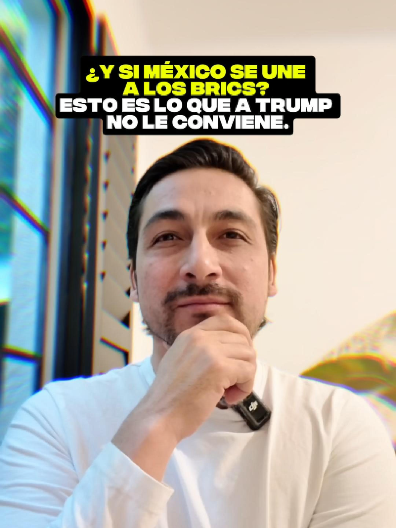 Trump ya lo advirtió: si un país se une a los BRICS, lo va a pagar caro. ¿Pero por qué le tiene tanto miedo a ese bloque? ¿Y qué pasaría si México decide pensar por sí mismo y se alinea con BRICS? Este video te explica con datos por qué Estados Unidos no quiere que eso pase… y cómo afectaría a tu vida desde el primer día. Economistas como José Luis Calva (UNAM) llevan décadas diciendo que México necesita diversificar, fortalecer su mercado interno y dejar de depender de una sola potencia. ¿Esto sería irnos con China o Rusia? No. Sería pensar en serio cómo tener autonomía, producción nacional y alianzas estratégicas más allá de Washington. Lo que Trump teme… es que México despierte. 🔗 Fuentes en voz en off: – José Luis Calva, Política Industrial para el Siglo XXI (UNAM) – Discurso de Trump en Michigan (junio 2025), Reuters – Banco de Desarrollo BRICS, OCDE, INEGI, UNCTAD 📌 Guardar este video no es rebelión: es educación económica. #BRICS #brics2025 #geopolítica #mexico🇲🇽