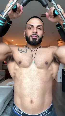 TRYING VIRAL CHEST FINISHER #tiktokshop #affiliate #sale #viral #musthave #homeworkout #workout #hotwave 