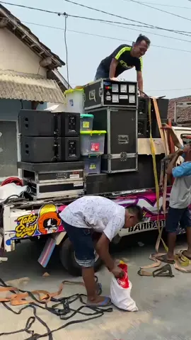 Rekosoe Kang Sound Dek 😅#soundsystemhajatan #soundviral #soundhoregjawatimur #soundmojokerto #soundsystem #baswaraaudio #jombang #soundjombang 