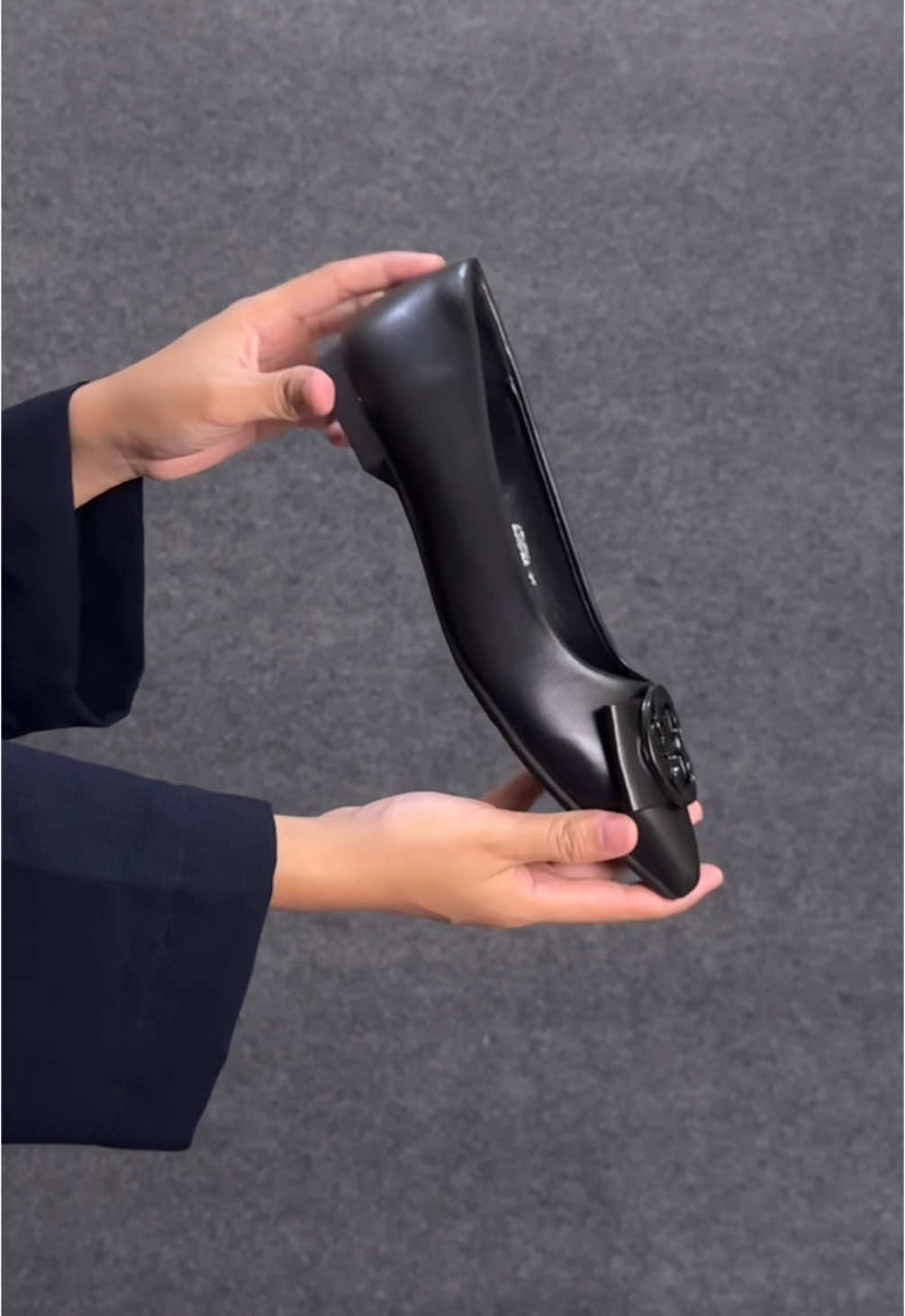 #flatshoe #sepatu #shoes #sepatuhitam 