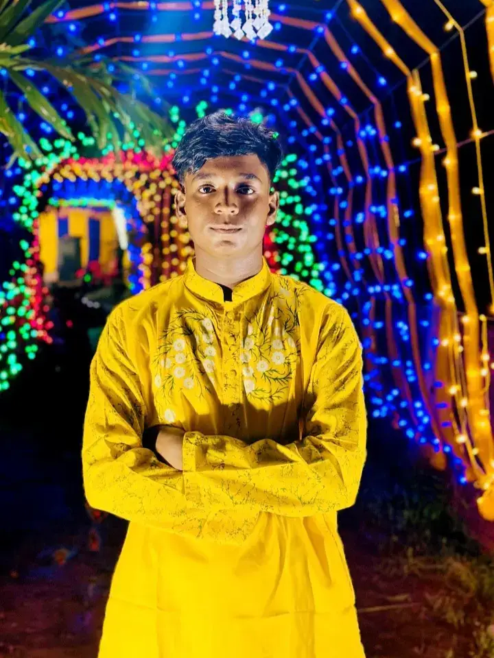 Yellow Night🎇 . . . #vairal_video #eador #onthisday #training #fouryou #yosoycreadorvair #tiktokviral 