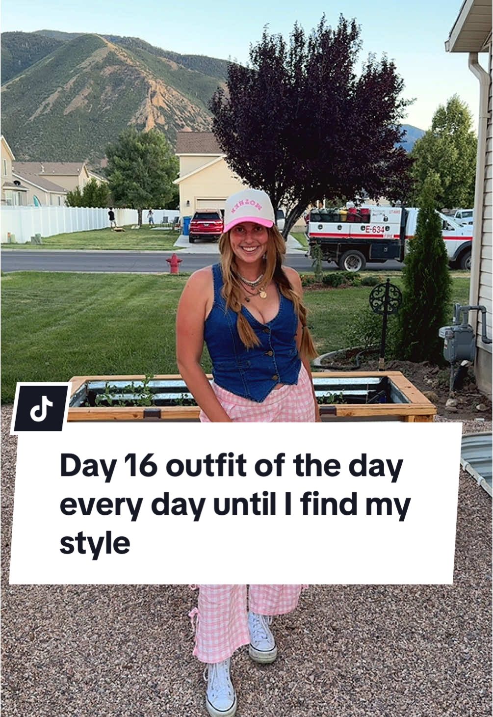 Day 16 outfit of the day every day until I find my style as a new mom trying to get her pink back and figure out what she likes #OOTD #OutfitOfTheDay #TikTokFashion #StyleInspo #FitCheck #DailyLook #WhatIWore #FashionTok #OutfitInspo #OOTDVideo #grwm #summeroutfit #momoutfit #funkyoutfit #weirdoutfit 
