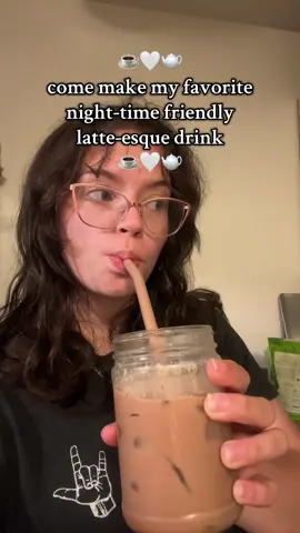 listen idk about yall but i LOVE a delicious latte style drink… …howeverrrr, i need to sleep at night lol. ive been drinking this as my night-time bev when i want something yummy without the caffeine. so good hot or iced (i prefer iced)! #fyp #foryou #carob #healthyrecipes #coffeealternative 