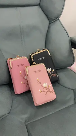 Very cute phone purse #bag#phonebag#phonecase #phonepurse #padybag #womenbag#slingbag