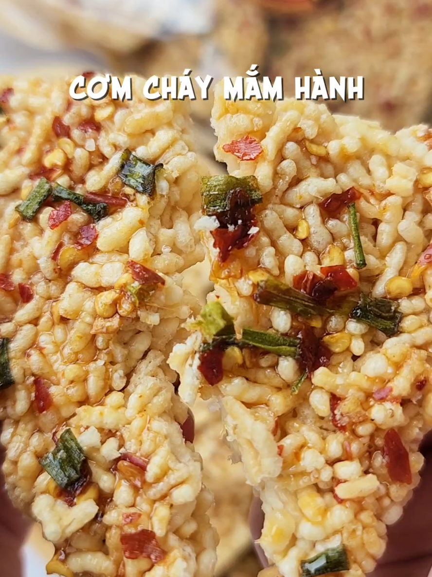 Cơm cháy đáy nồi sốt mắm hành cay mặn #comchaydaynoi #comchaymamhanh #comchaychabong 
