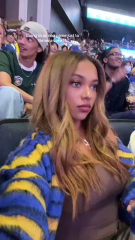 Like gamedays are basically a fashion show… idc #angeldancer #sports #basketballgameoutfits #NBA #warriors #foryou 