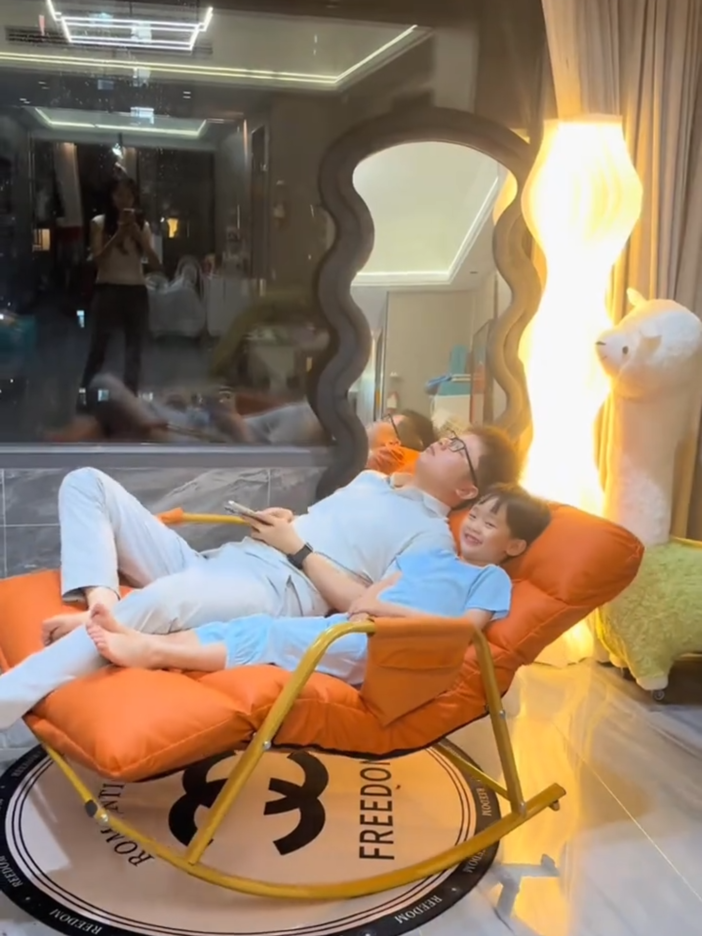 Ghế bập bênh thông minh. #giadungtienich #dogiadungthongminh #ghebapbenhthugian #ghengoibapbenh