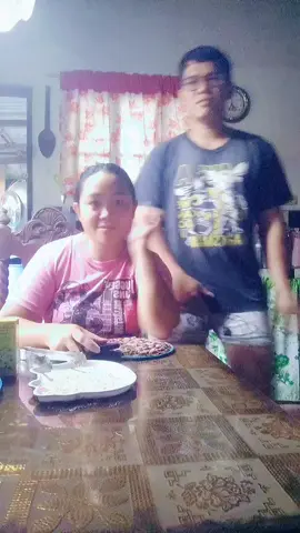 wall to mom 🤣😂