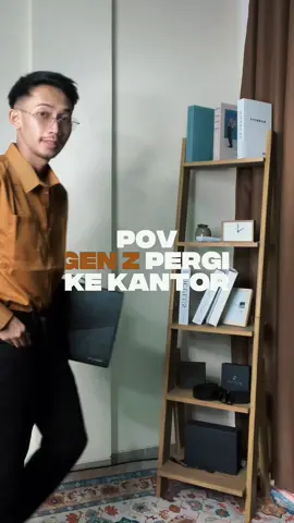 Gen z kalau ke kantor gimana sih! Ya begini lah haha. Kepoin yuk kemeja nya! Nyaman banget #fyp #kemeja #lokalbrand #broodis 