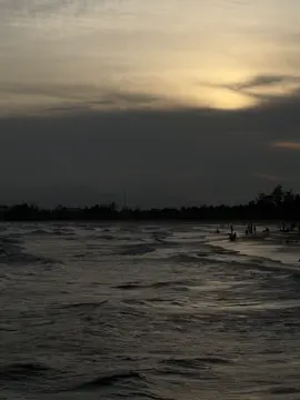 Người ta nói chẳng ai hiểu về hai tiếng thương yêu