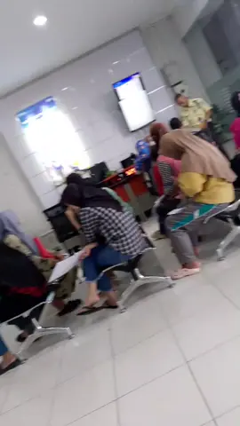 pelayanan BRI cabang kurang baik antrian gak bejalan 