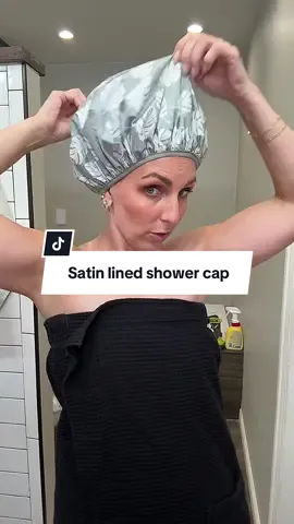 I’m enjoying this satin lined shower cap by @YANIBEST muchhh more than the popular brand.  #yanibest #showercap #satinshowercap #longhairproblems #showertok #dealsforyoudays 