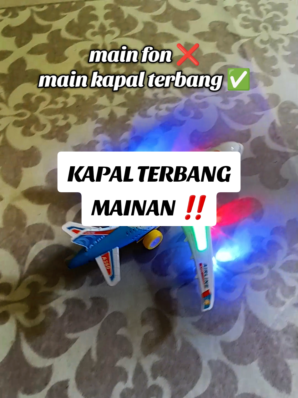 xpayah beli mainan mahal² untuk ambil hati anak. cukup kapal terbang mainan ni dah gembirakan mereka .kapal terbang bercahaya siap skali music 👍 #kapalterbang #kapalterbangmainan #mainananak #mainanviral #mainanmurah #toysforkids #aeroplane 