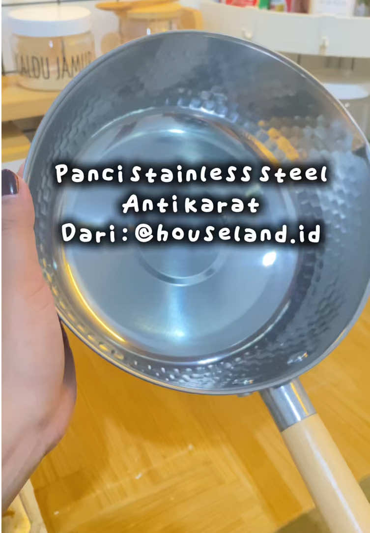 Panci stainless steel dari @Houseland.id 😍 anti karat dan tebal, gagang terbuat dari kayu ergonomis tahan panas #pancistainless #pancistainlesssteel #pancimurah #stainlesssteel #fyp 