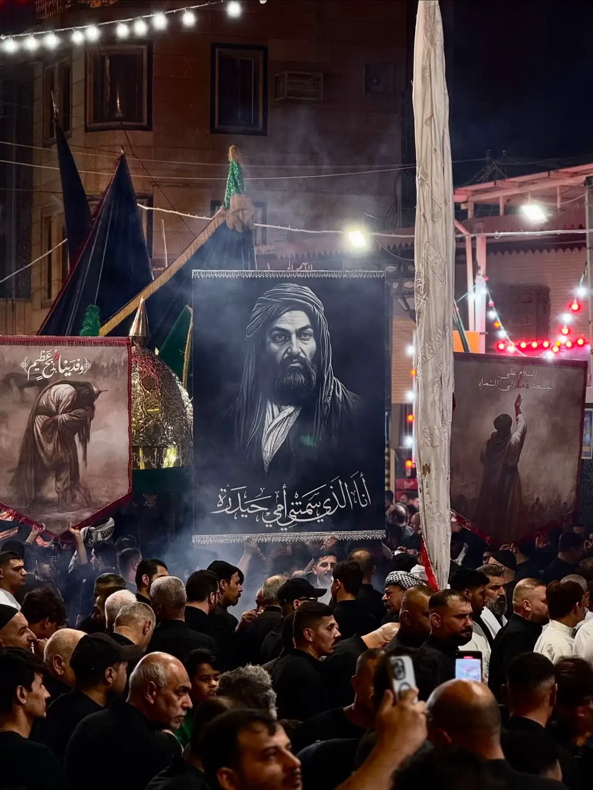 حرام اذا ما يصعد ؟.. #ياعلي #ياحسين_يامظلوم #كربلاء_مدينة_العشق_والعاشقين #زياره_الامام_الحسين_عليه_السلام #محمد_باقر_الخاقاني 