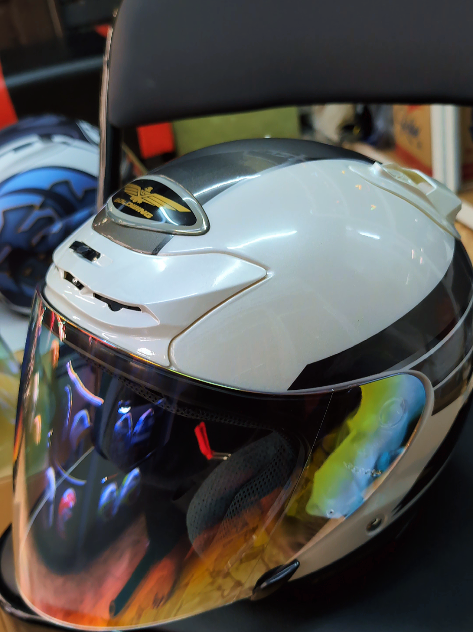 Helmet Goldwing putih siap visor light RM599 kita bagi . cod alor setar .whab o17.615.9o56.. #shoeigoldwing #helmetalorsetar #afiffhelmet #helmetmalaysia #helmetshoei 