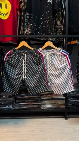 #กางเกงขาสั้น #เสื้อผ้าเท่ๆต้องที่นี่ #กางเกงใส่เที่ยวชิวๆ #กางเกงอะไรจะใส่เท่ขนาดนี้ #จ๊าบหลาย💯 #ของดีไม่จําเป็นต้องแพง #อย่าปิดการมองเห็น 