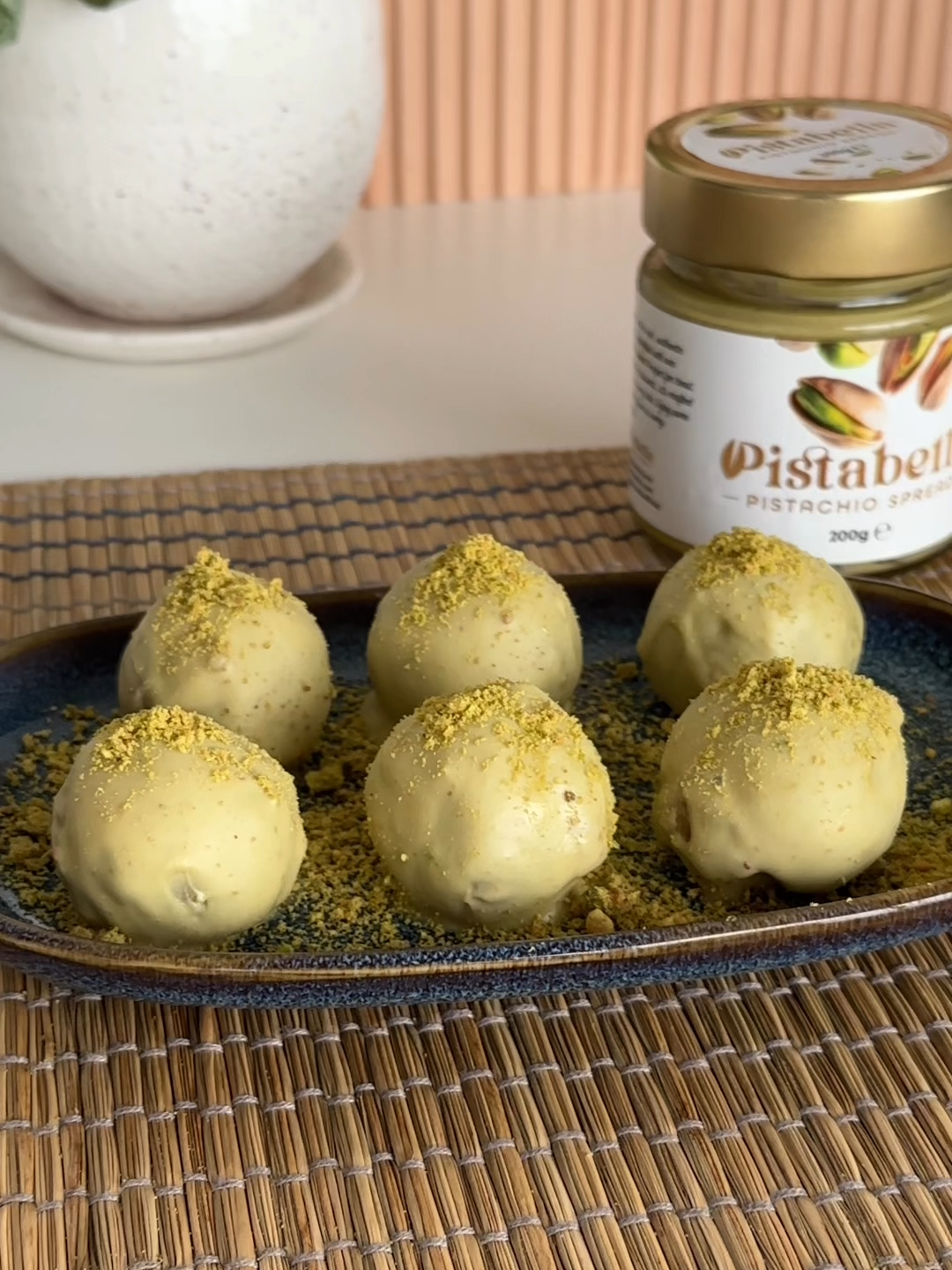 No oven. No drama. Just pure pistachio bliss 🟢✨ These no-bake truffles take 5 mins but taste luxuryyy 👑 #Pistabella #PistachioHeaven #NoBakeDessert #ColesFinds #TikTokMadeMeTryIt #PistachioTok #PistabellaMoments