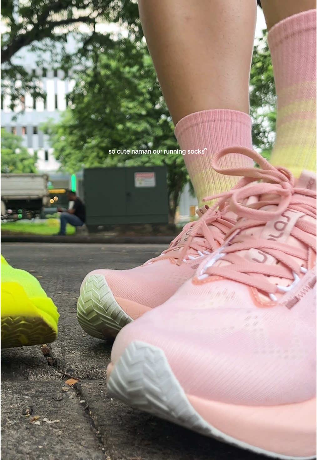 gradient color anti slip running socks 🎀 #socks #Running #runner #runningsocks #sportsocks #socksformen #socksforwomen #antislipsocks #foryou #fyp 