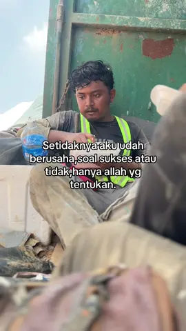 Dulu aku sangat meremeh kan pekerjaan ini,dan paling yg ga aku suka,tapi setelah aku jalani dengan pekerjaan ini lah mampu aku bantu kedua org tua ku,dan untuk kebutuhanku sendiri🙂#fyp #fyppppppppppppppppppppppp #bersykur #beranda #tiktok 