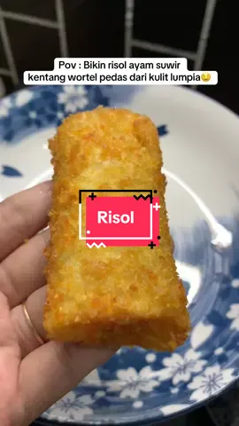 Bikin risol dari kulit lumpia. Ternyata gak kalah enak dari risol-risol yg pake kulit risol pada umumnya🤤👌 #fyp  #hobimasak #cemilansimple #risolayamsuwirpedas 