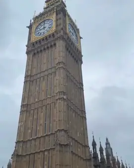 نەدییوو بدی 😂#unaetdkengdom #manjstar🇬🇧 #london #notrace #bigben #foryou #fyp #slemani #lifarbool #lidzz 