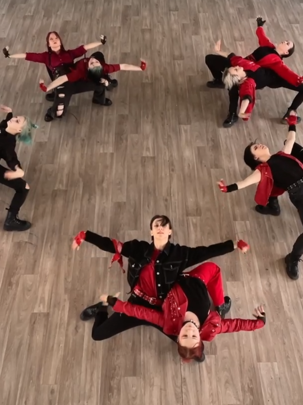 Full cover on the channel! Link in bio 🔗  #sowhatcdt #risingsun #to1 #TO1  #roadtokingdom #kpop #кпоп #каверденс #coverdance #coverdancekpop #dance #coverdancerussia 