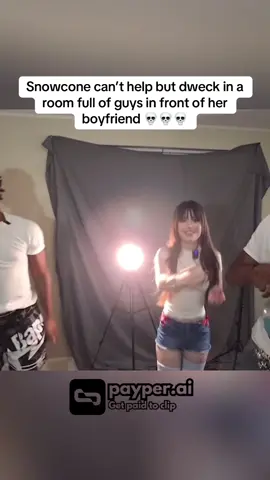 Ig she can’t help it 😂 #Twitch #snowcone #snowconedude #snowconeclips #fyp #fypシ #snowwcone #streamer #foryou #foryoupage #payper #snowwconeclips #viral 