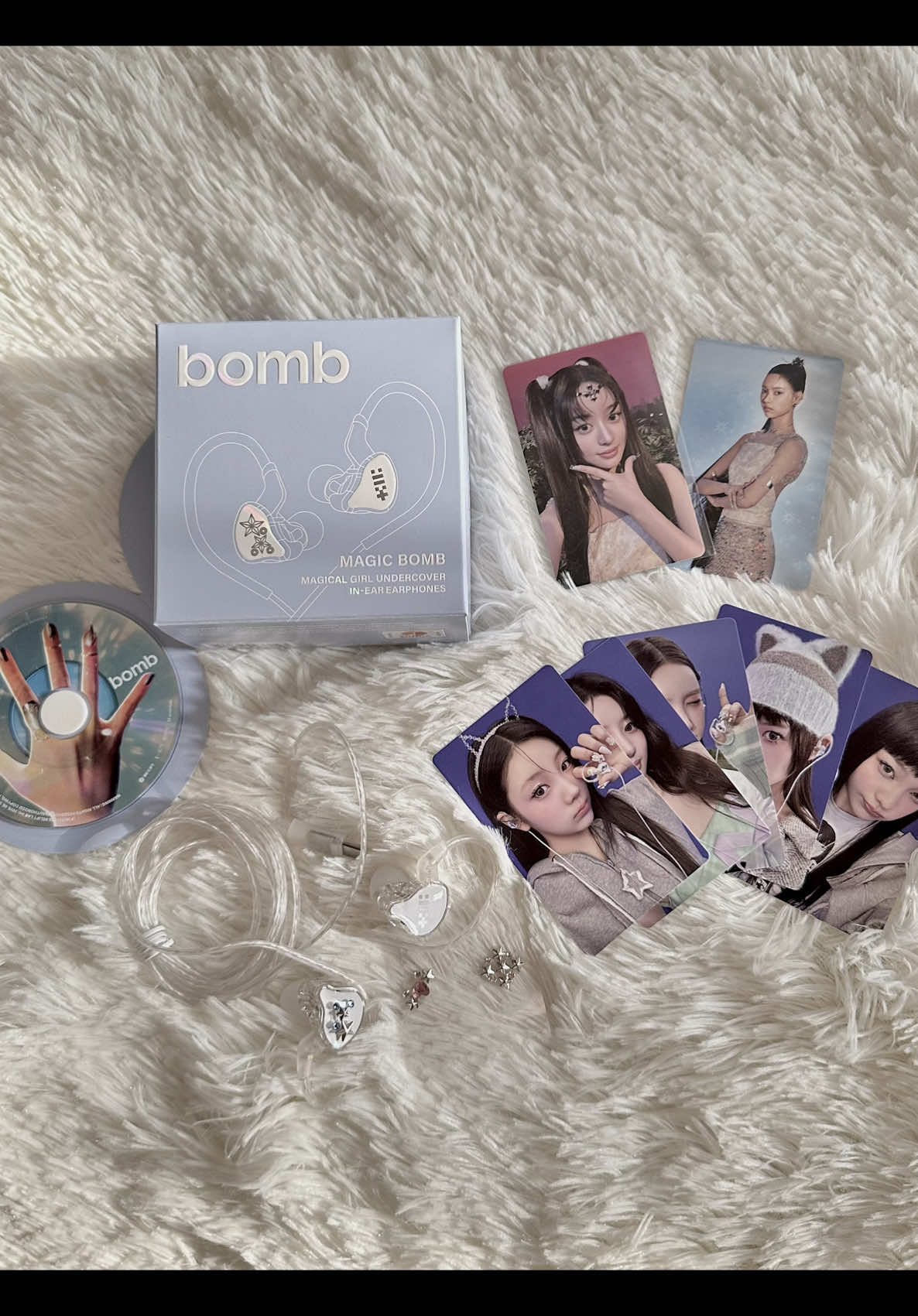 ILLIT [‘bomb’ (Merch ver.)] イヤモニ風イヤホンが届いたよ🎧🩵⋆*✩ ⠀ ⠀ ⠀ #開封動画 #illit#illit#アイリット  #wonhee #원희 #ウォンヒ 