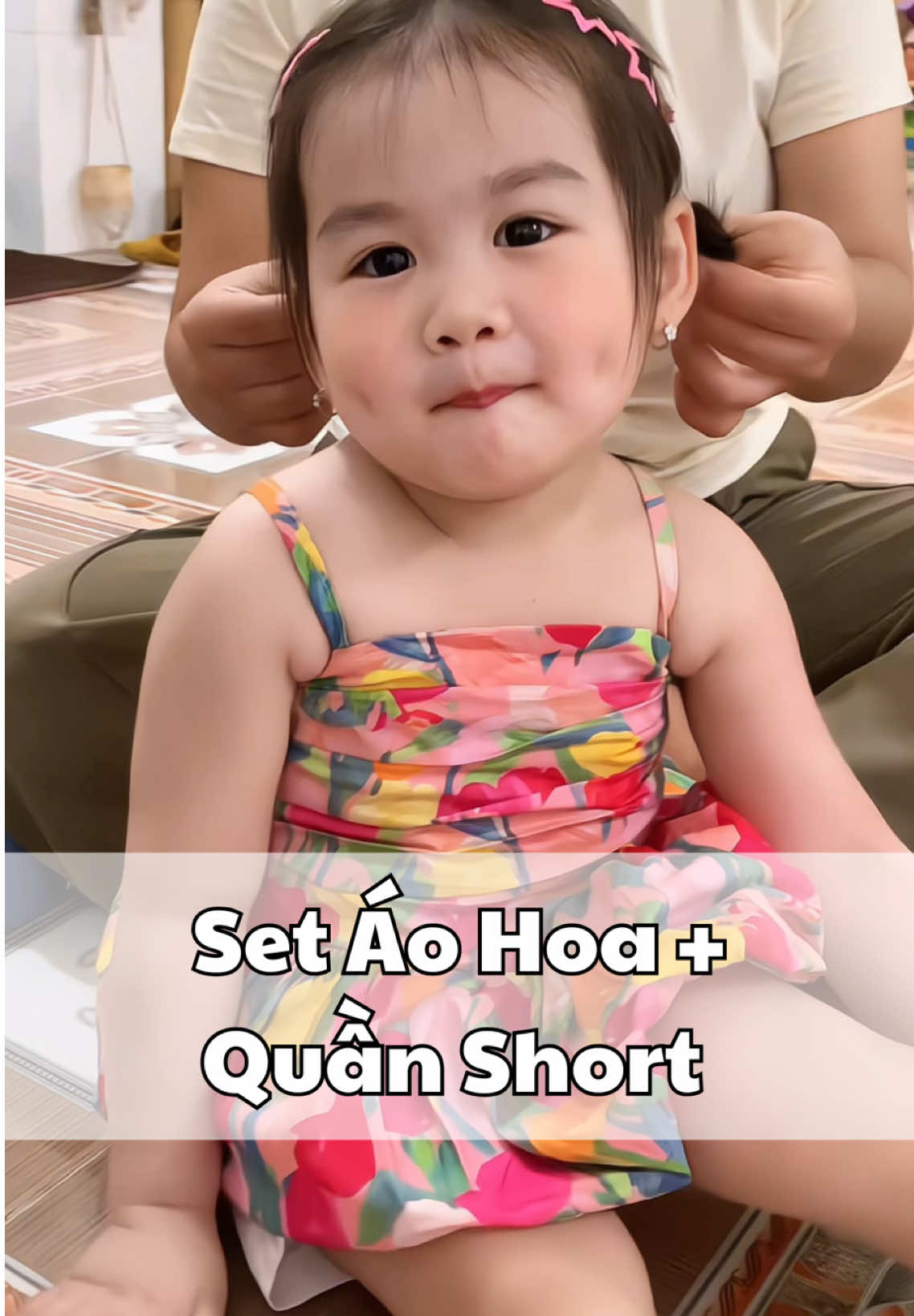 Set áo hoa chun lưng, quần short trắng. Mặc mà yêu liền #embemalum #thoitrangtreem #setboxinh #xuhuong 