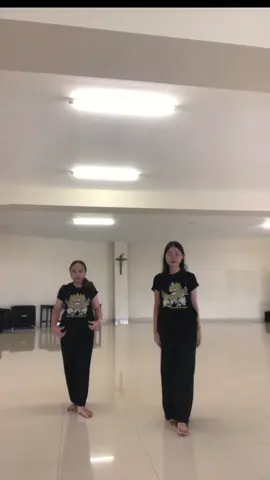 nyobain dc mba @Resttt 🤩 🎶🎤: @esaristymuw  @౨ৎ 𓈒 ⁺  #tari #fypシ #fypage #traditionaldance #gadhungmlathi 