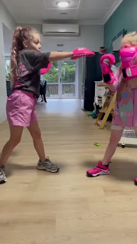 Mila, you’re doing T-Rex Twos 🥊🦖 Coach Ava training little sis. #boxing #boxingtraining #kidsboxing #fitkids  #boxingdrills #girlboxer #prettystrong #stronggirls #toughkids #selfdefence #fyp #viral #foryoupage 