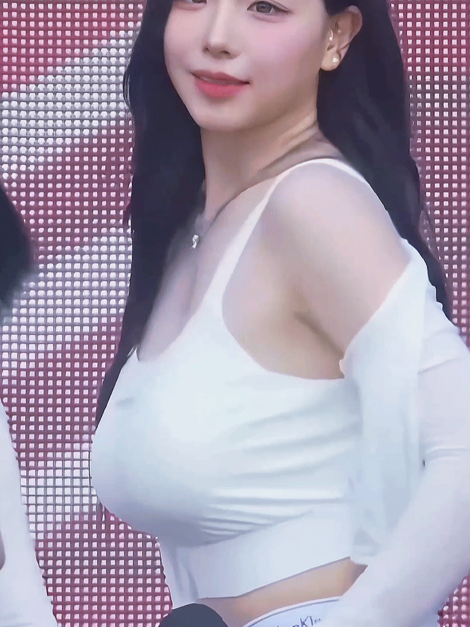 Kim Chaeyeon #tripleS #트리플에스 #kpopedit #kpopgirlgroup #kimchaeyeon #kimchaeyeontriples #chaeyeontriples #triplesfan #triplesarmpit #kpopfyp #fyp 