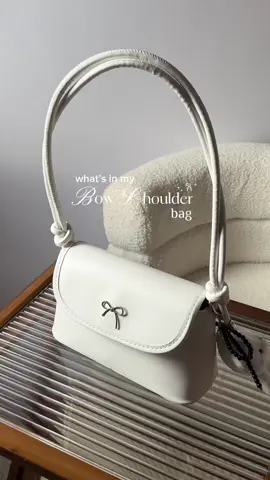 Trendy minimalist square bag for ₱100+ only 💟✨ #bag #koreanbag #squarebag #smallbag #summerbag #slingbag #underarmbag #womensbag #OOTD #bagrecos