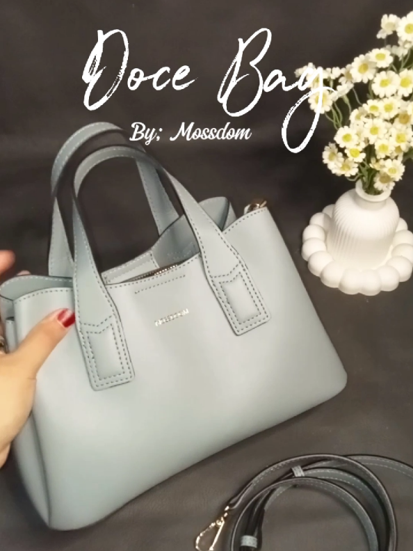 Rekomended!!  yg lgi cari tas size gk besar tapi gk kecil juga ♡ #mossdoom #tasmossdoom #docebag #slingbag #taswanita #fypviralシ 