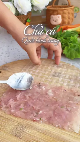 Món hot hit một thời. Lâu lâu ăn thấy vẫn ngon. Chả cá quết bánh tráng đây #chacaquetbanhtrang #chacaphetbanhtrang #comnha #cooking #nauan #nauancungtiktok #venhaancom 