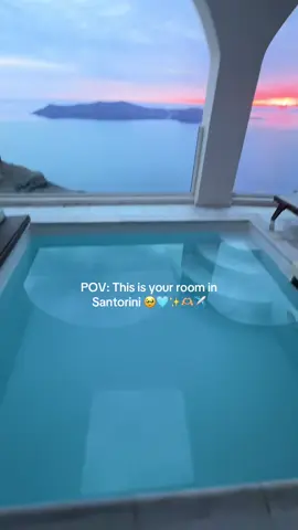 The most insane room 😍 📍 Gold Suites- Santorini ✨ #santorini #hotels #sunset 