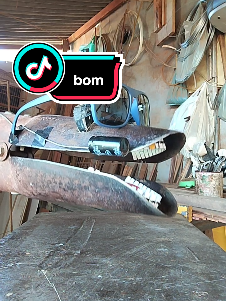 ferramenta que canta #cavadeira #ferramenta #dublagem 