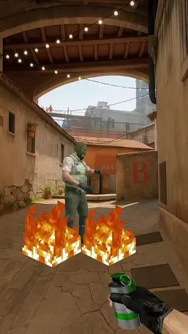 cuando le decís a tu compañero que te tire humo al fuego #cs2 #meme #counterstrikeglobaloffensive #counterstrike2 #cs 