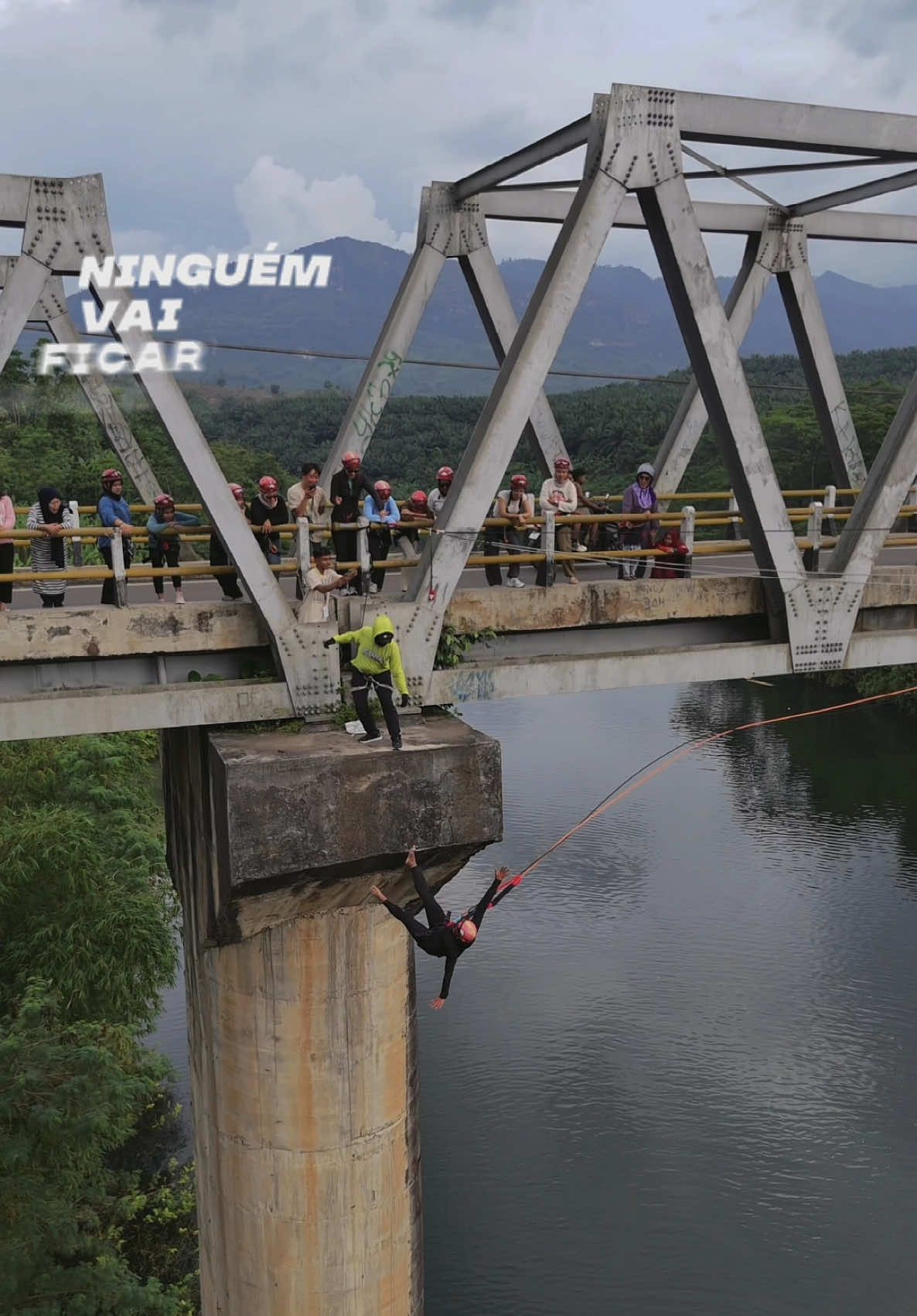 Kerja Fardhu Main Kudu Informasi dan Reservasi Ropejump boleh DM atau langsung Whatsap ke 0822-2921-9962 #ropejump #ropejumprajamandala #ropeswing #adrenalinerush 