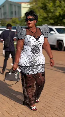 #lifestyez50 #funeraldressstyles #beauty #classiclook #dressstyle #ghanatiktok🇬🇭 #usa🇺🇸 #funeralhome #walkchallenge #premz 