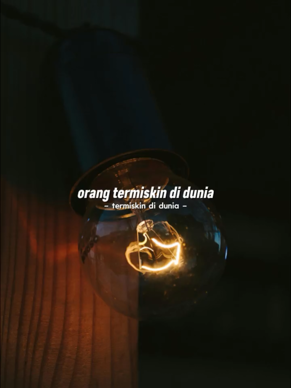 Aku merasa orang termiskin di dunia..  #lirik #termiskindidunia #faulgayo #sridevi #foryoupage #fyp 