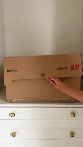 Perfect holidays outfits from H&M 🤍 #hm #holidayoutfits #shopping #fashion #styling #coord #dress #viralfashion 