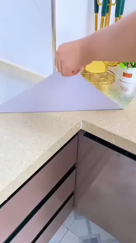 الاصلي الاصلي الاصلي  وبتوصيل مجاني هل مرة  لاصق الألمنيوم الحراري منتج فخم رائع طول الرولة 5 متر العرض 50 سم منتج يغير ديكور مطبخك رائع ومتعدد الاستخدامات سعر الرولة 12الف فقط للحجز راسل واتساب 07811188589 متوفرة بالفرعين فرع الأول بغداد القاهرة مقابل مول القاهرة الفرع الثاني بغداد شارع الصناعة مجاور الجامعة التكنولوجيا