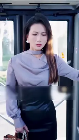 Cô gái giúp đỡ tổng tài trên xe và cái kết#reviewphimngann🎬 