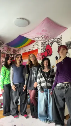 #alt #fyp #fitcheck #fashion #friends #trends @vio (billie‘s version) @🦈 @Frida ꩜ @☆⋆𖦹 ☠️vali☠️𖦹⋆☆ 