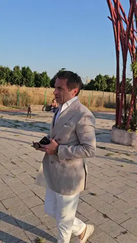 Cum poate o mână de oameni să distrugă o bună parte a litoralului românesc doar pentru a-și satisface niște interese personale.  #politics #mangalia #politic #parc #trist #fyp 