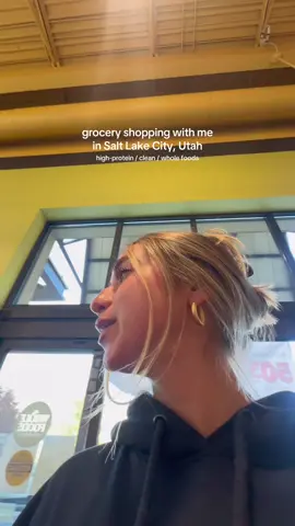 I love going grocery shopping on trips with @DFYNE 💗🍓🫐🍳 #wholefoods #groceryshopping #groceryhaul 