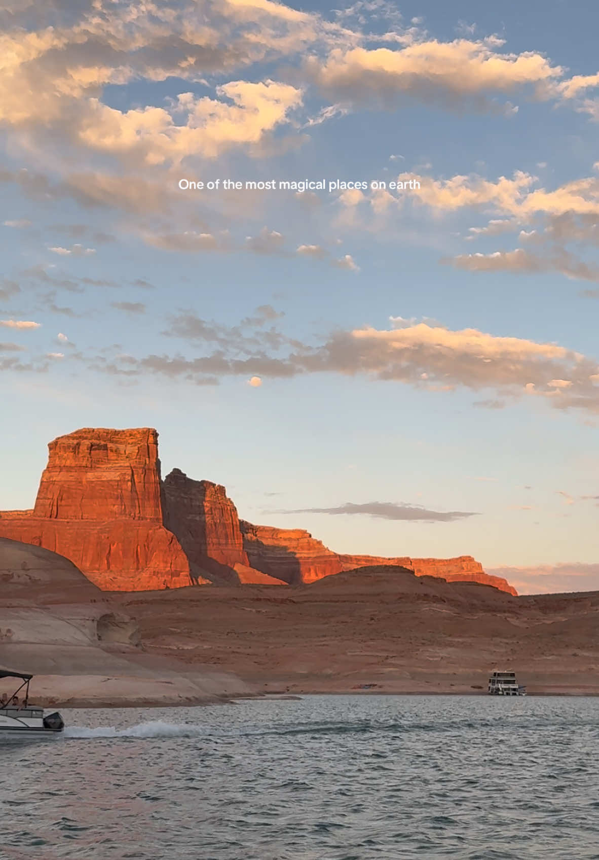 Still in awe of the beautiful Lake Powell 🚤🏜️🦂 #lakepowell #powell #utah #arizona 
